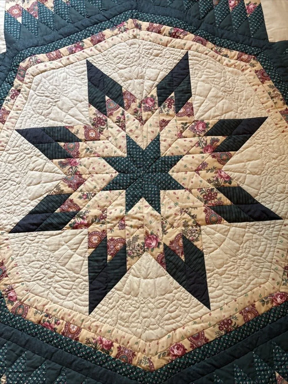 Texas Loan Star Amish Made King Quilt Size 102 X 109 Excellent Ivory & Green